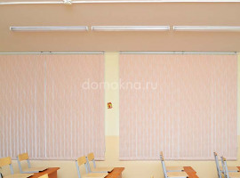 Вертикальные жалюзи на арочное окно
